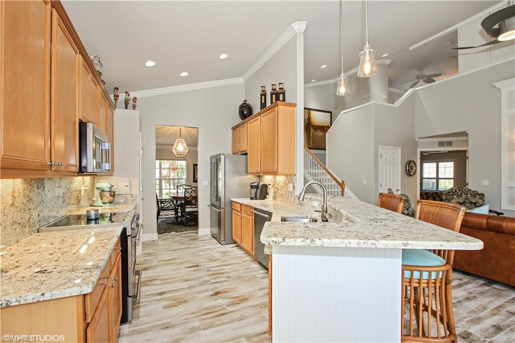 COUNTRY CLUB - Residential