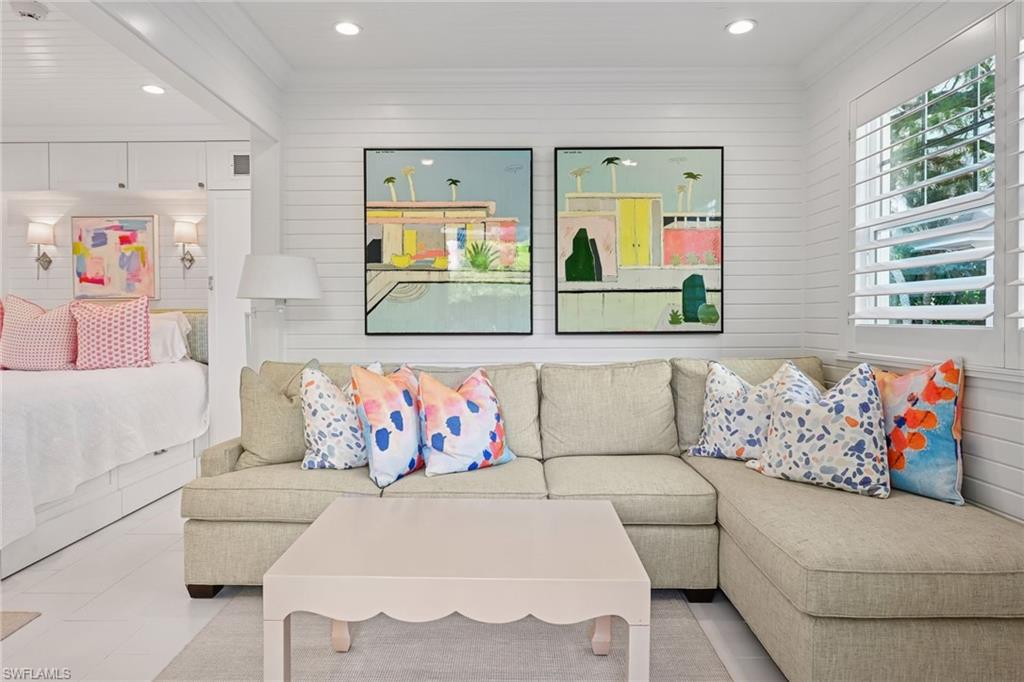 OLDE NAPLES - Residential