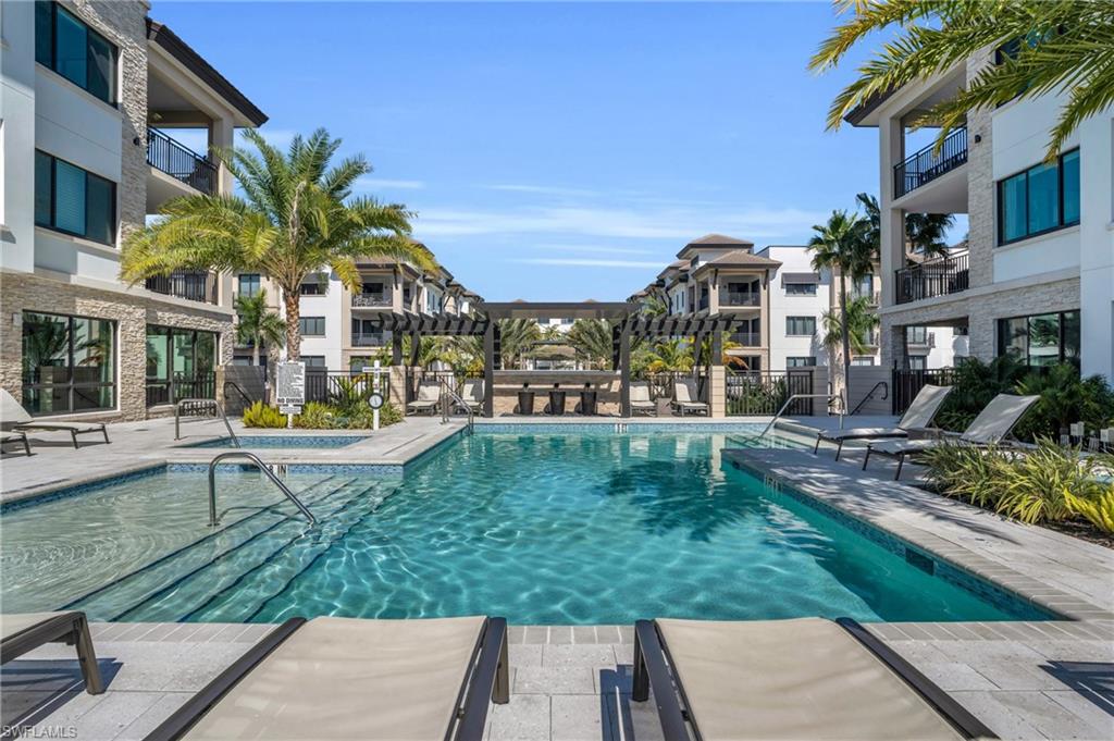 QUATTRO AT NAPLES SQUARE - Residential