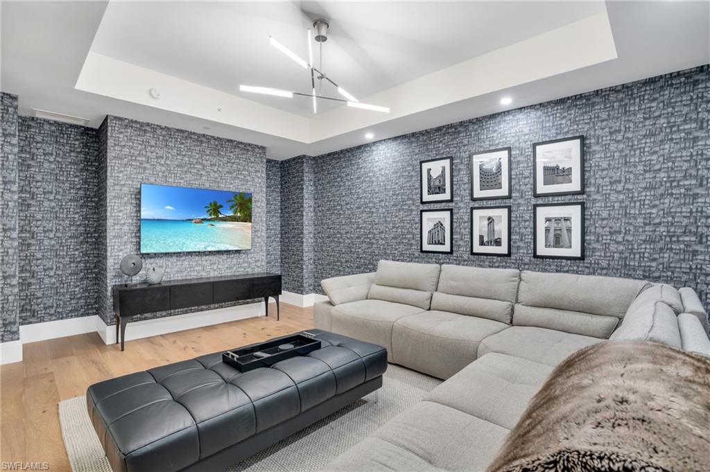 QUATTRO AT NAPLES SQUARE - Residential
