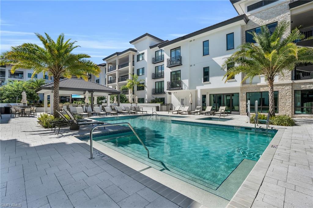 QUATTRO AT NAPLES SQUARE - Residential