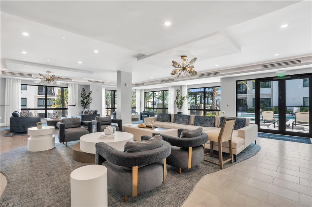 QUATTRO AT NAPLES SQUARE - Residential