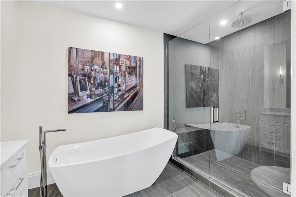 QUATTRO AT NAPLES SQUARE - Residential