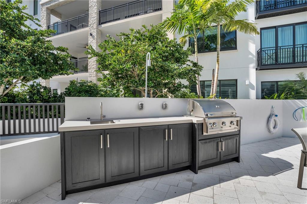 QUATTRO AT NAPLES SQUARE - Residential