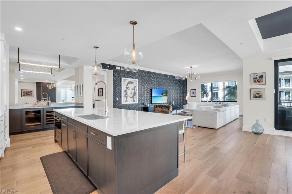 QUATTRO AT NAPLES SQUARE - Residential
