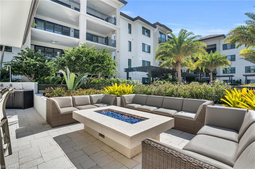 QUATTRO AT NAPLES SQUARE - Residential