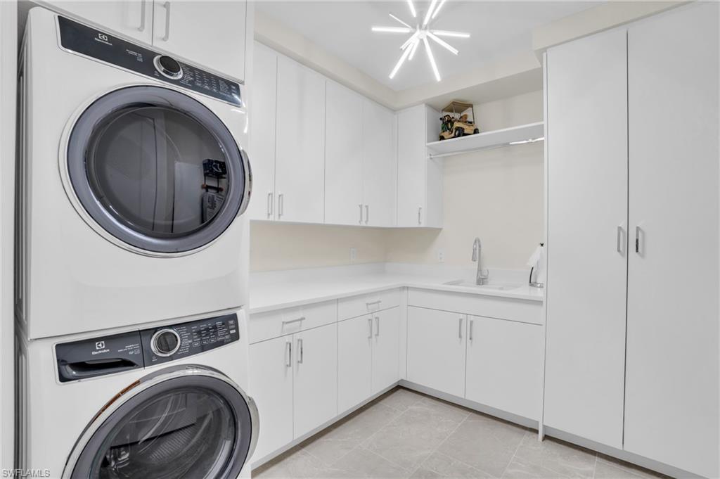 QUATTRO AT NAPLES SQUARE - Residential