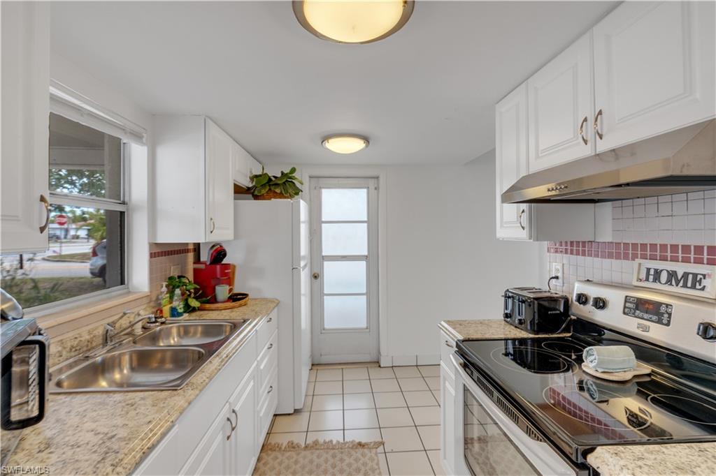 CAPE CORAL - Residential Lease