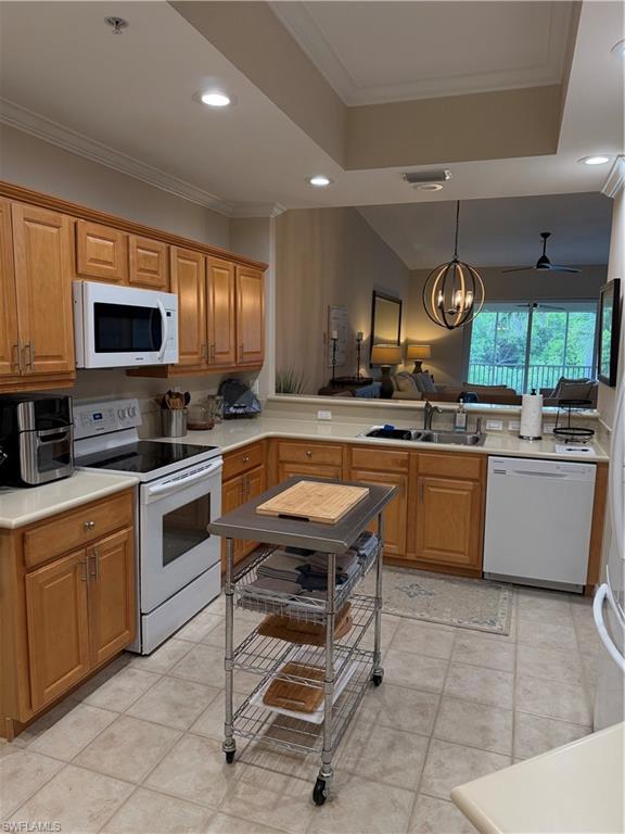 WINDWARD CAY - Residential