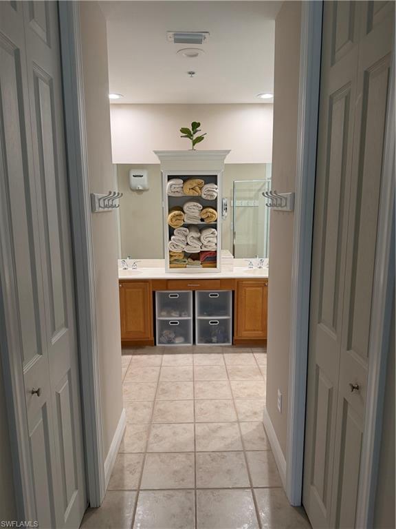WINDWARD CAY - Residential