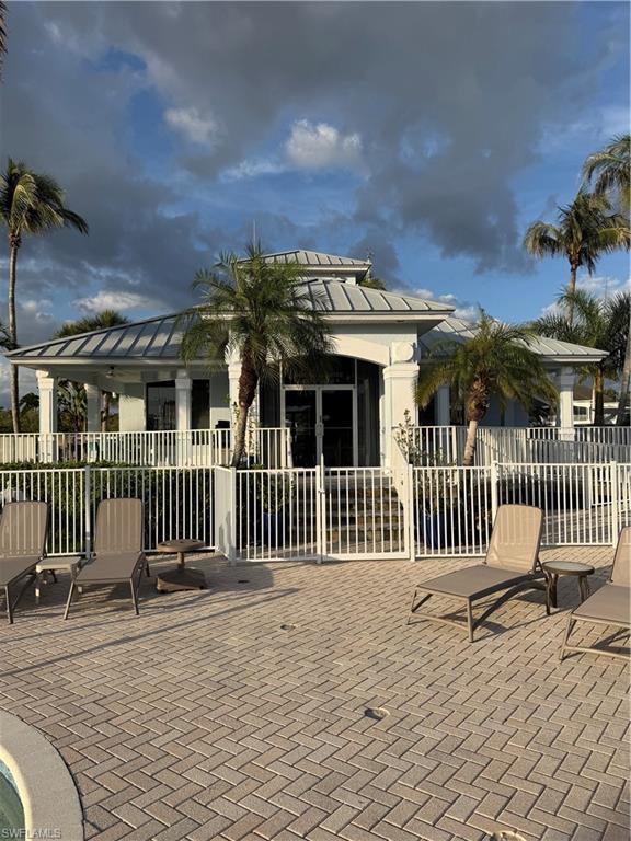 WINDWARD CAY - Residential