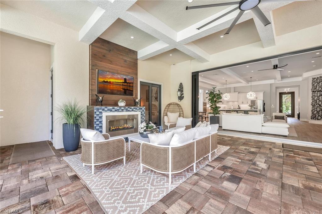 QUAIL WEST - Residential