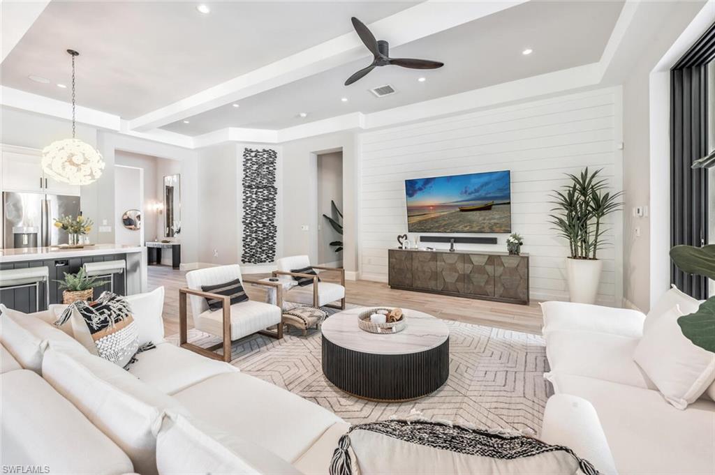 QUAIL WEST - Residential