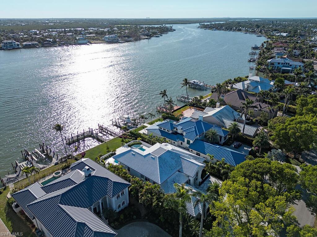 AQUALANE SHORES - Residential
