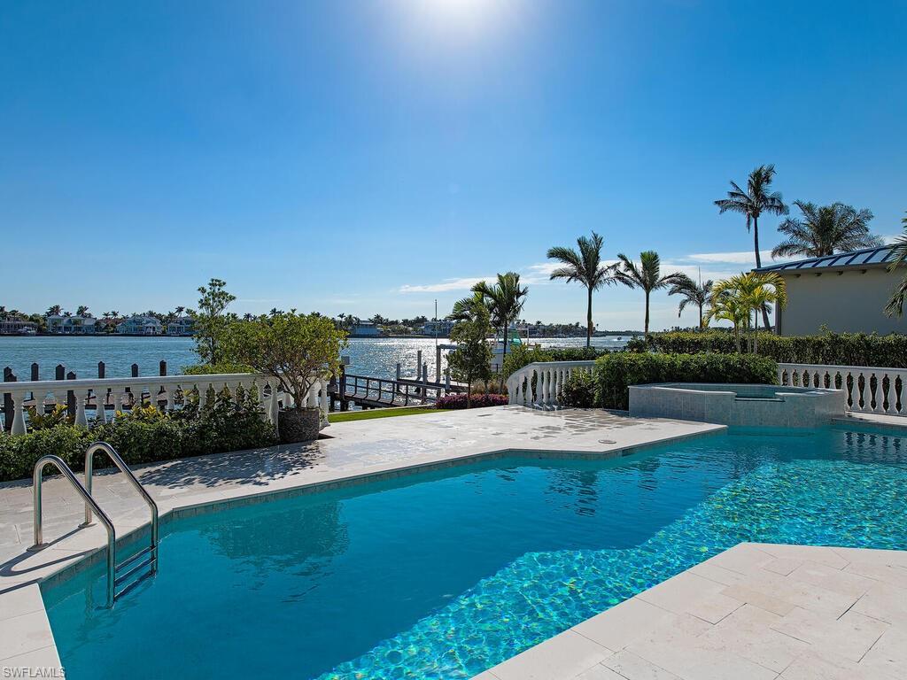AQUALANE SHORES - Residential