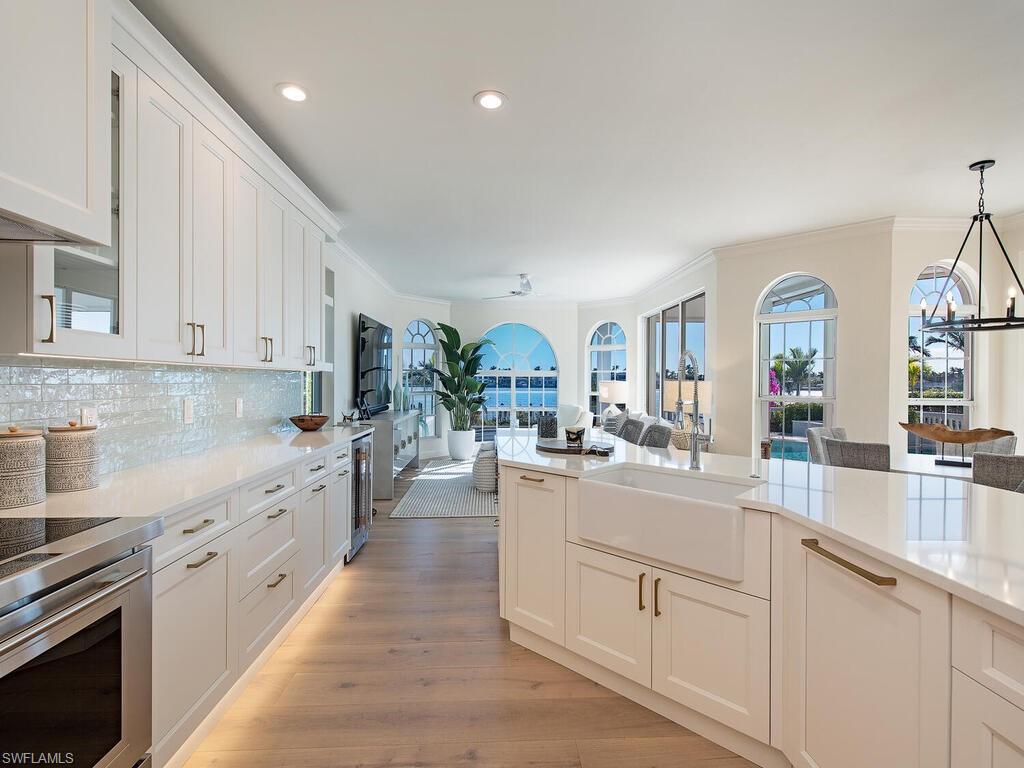 AQUALANE SHORES - Residential