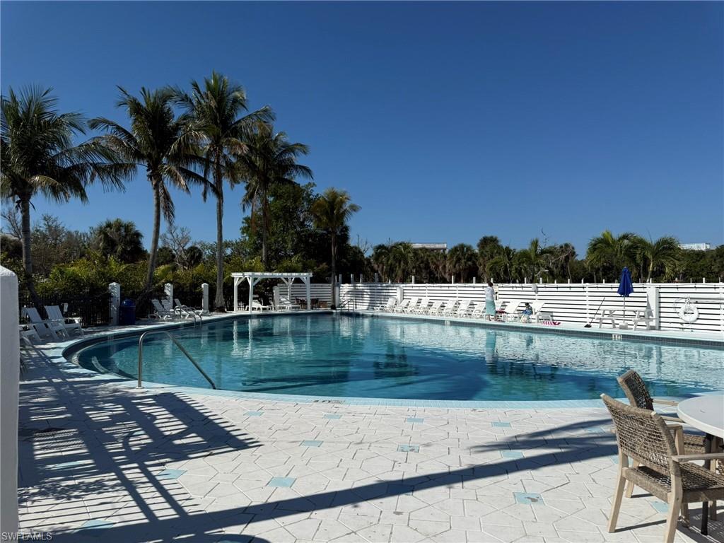 SAFETY HARBOR CLUB - Residential