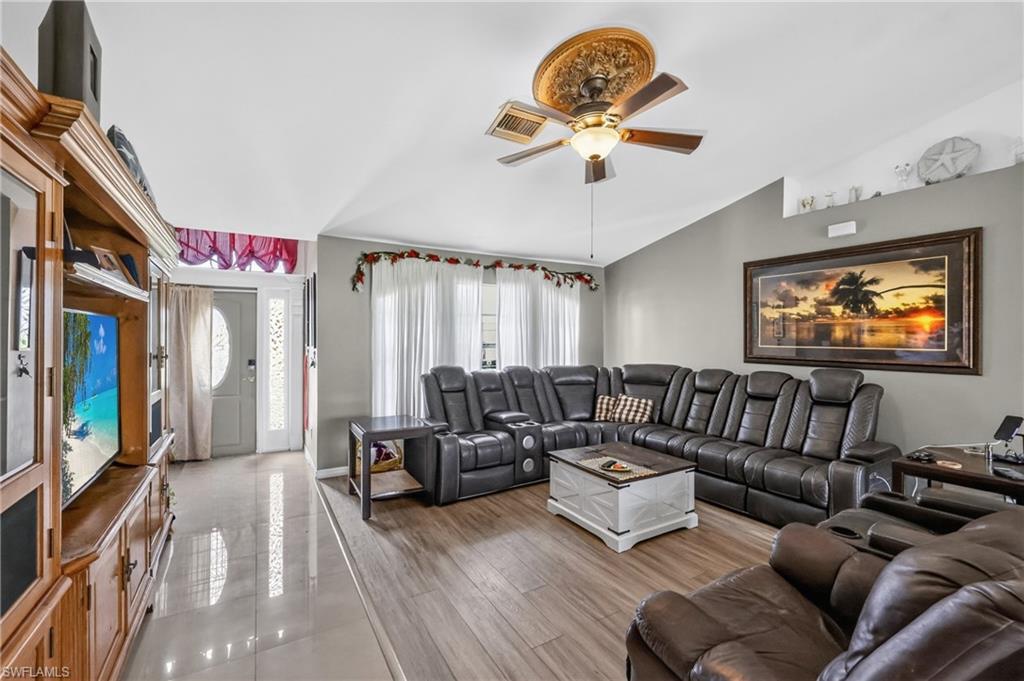 CAPE CORAL - Residential