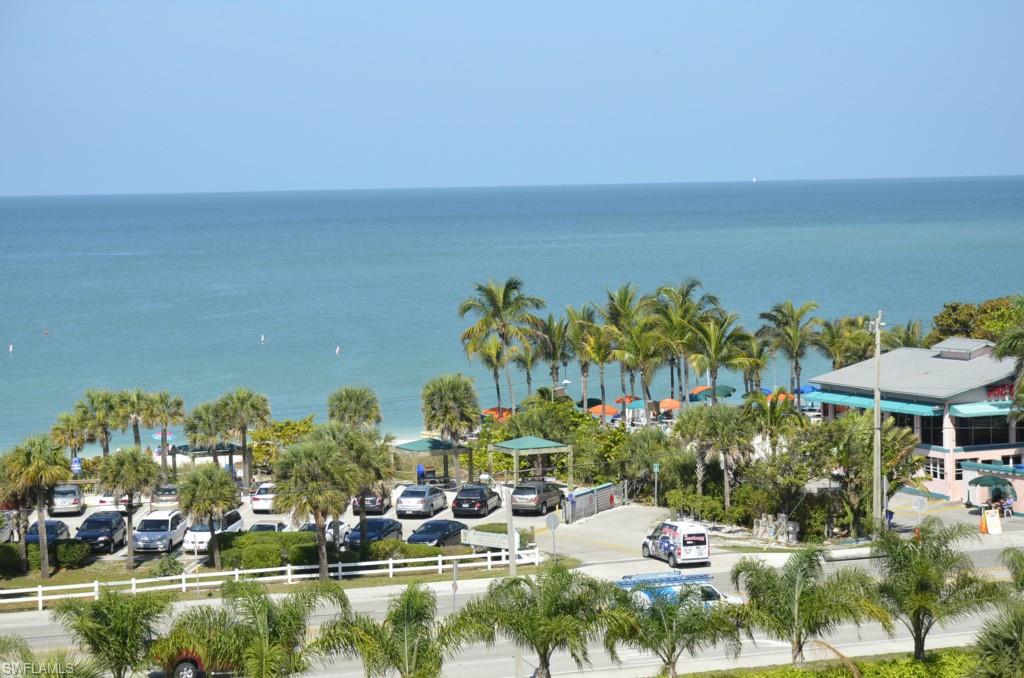 BEACH AND TENNIS CLUB - Residential