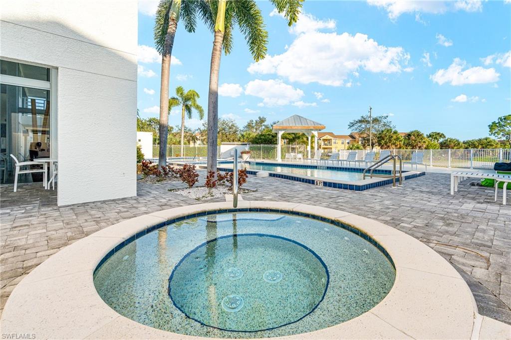 GRANADA LAKES - Residential