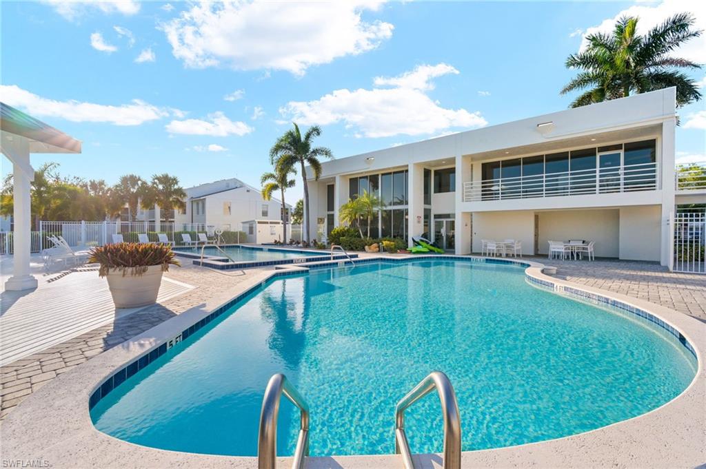 GRANADA LAKES - Residential