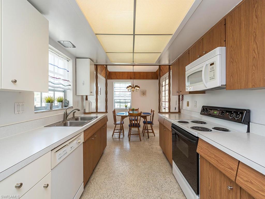 MARCO ISLAND - Residential