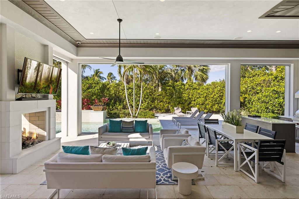 MOORINGS - Residential