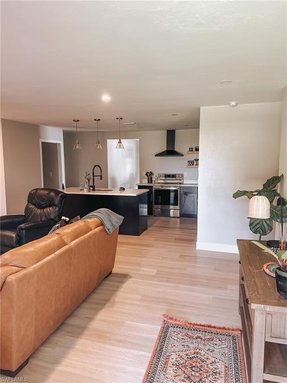 FORT MYERS SHORES - Residential