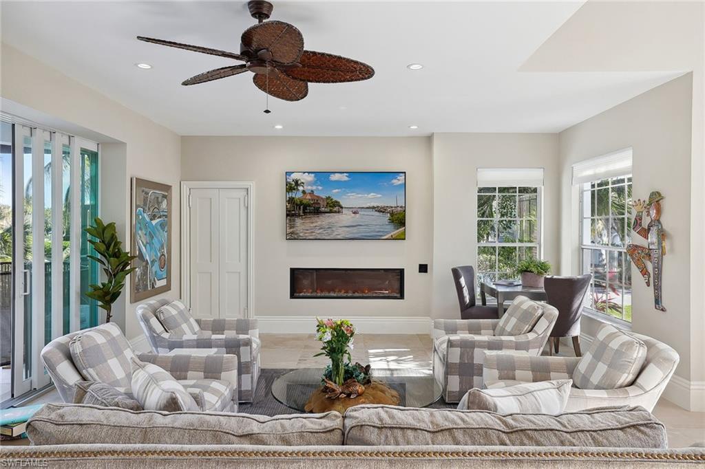 HIDEAWAY BEACH - Residential