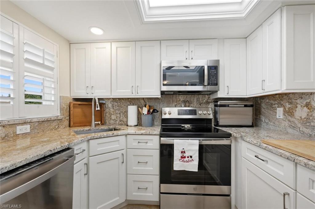 RIVIERA GOLF ESTATES - Residential