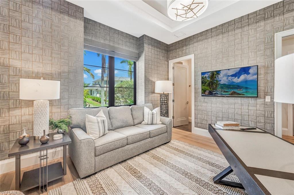 AQUALANE SHORES - Residential Lease