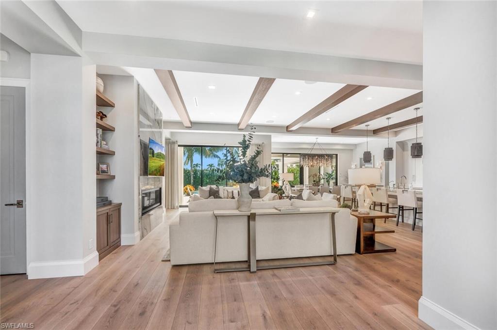 AQUALANE SHORES - Residential Lease