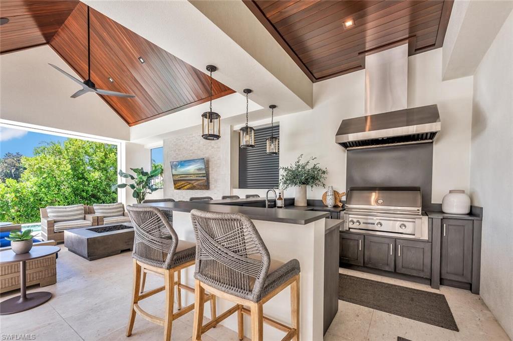 AQUALANE SHORES - Residential Lease