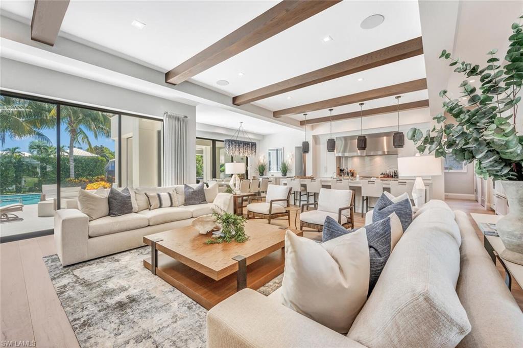 AQUALANE SHORES - Residential Lease