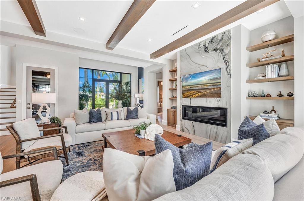 AQUALANE SHORES - Residential Lease