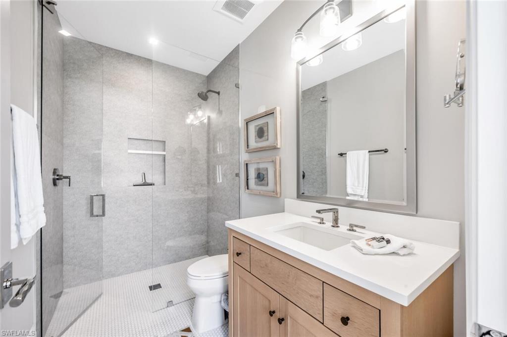 AQUALANE SHORES - Residential Lease