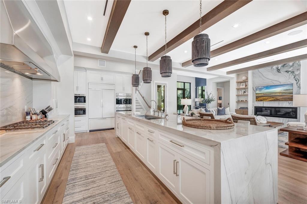 AQUALANE SHORES - Residential Lease