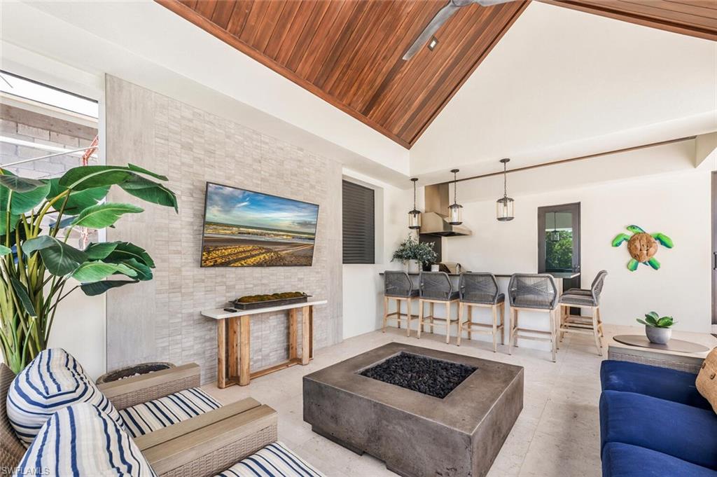 AQUALANE SHORES - Residential Lease