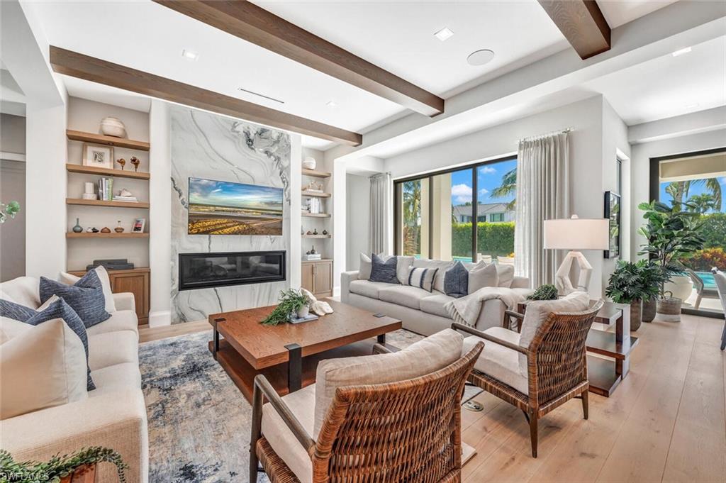 AQUALANE SHORES - Residential Lease