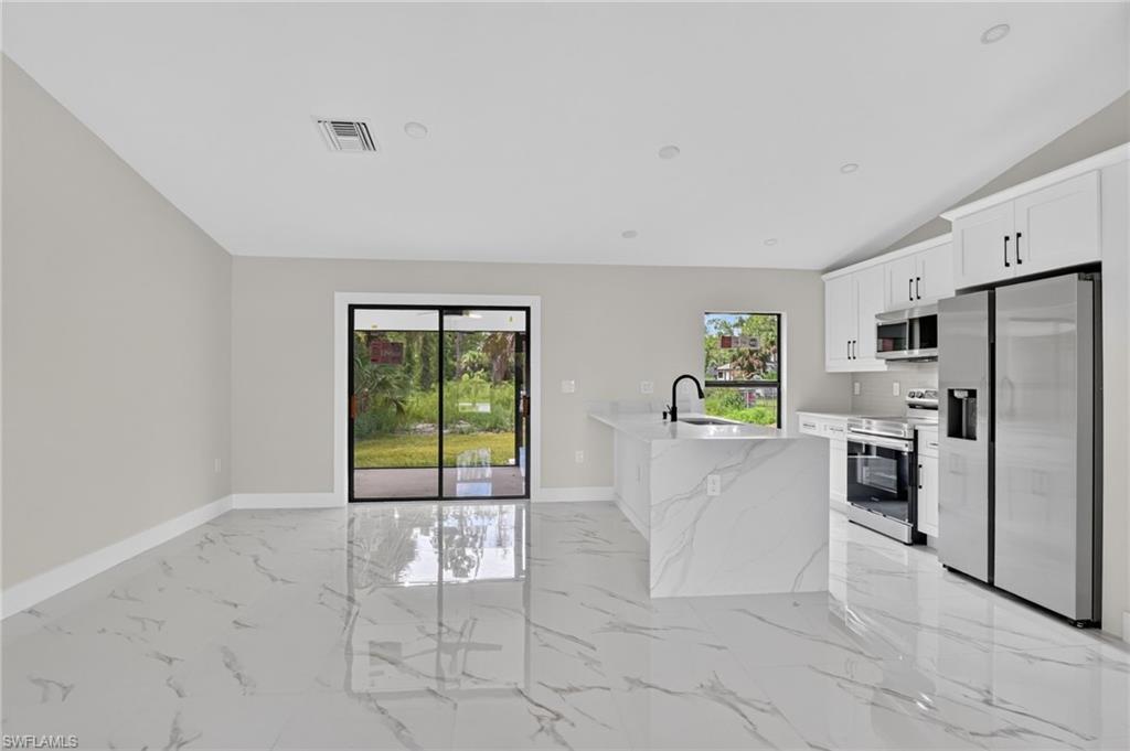 GOLDEN GATE ESTATES - Residential