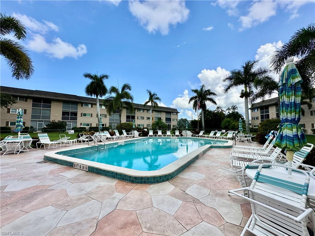 COUNTRY CLUB MANOR - Residential Lease