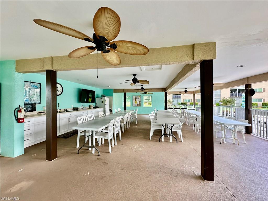 COUNTRY CLUB MANOR - Residential Lease