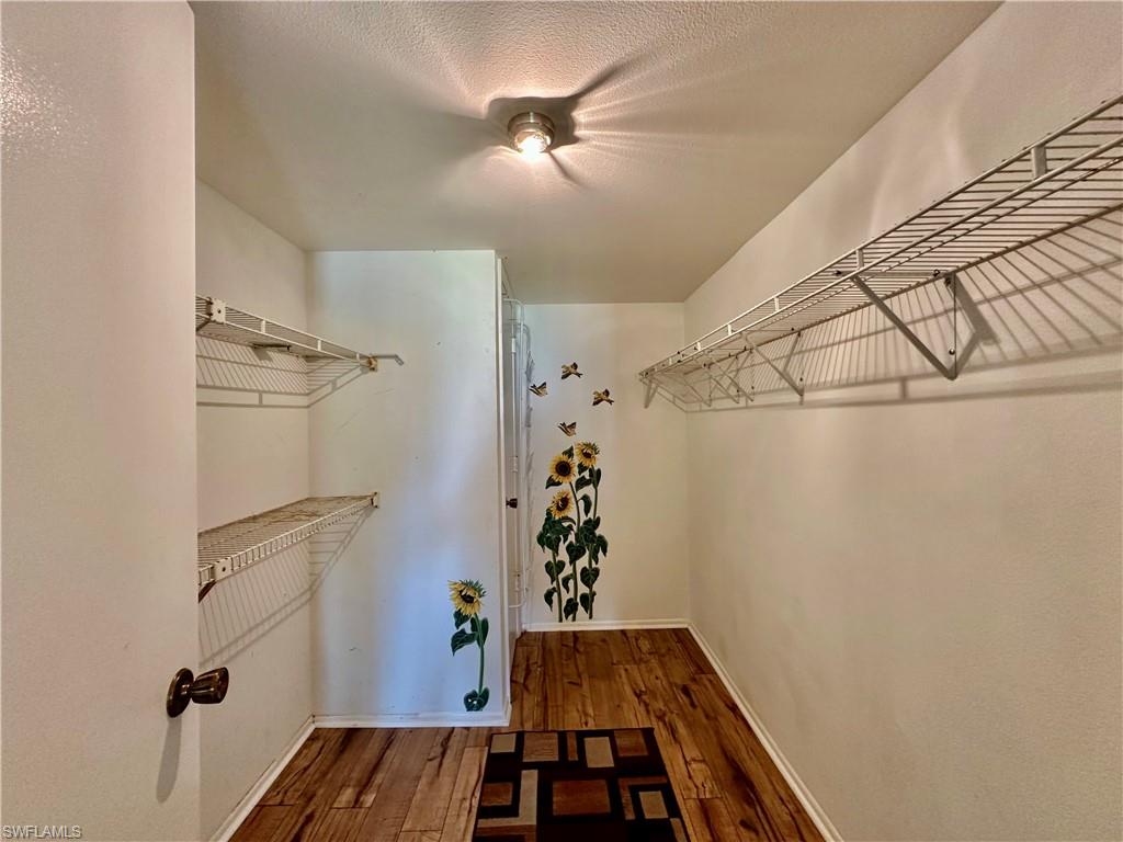 COUNTRY CLUB MANOR - Residential Lease