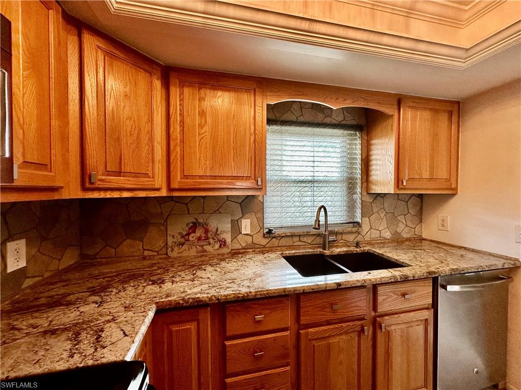 COUNTRY CLUB MANOR - Residential Lease