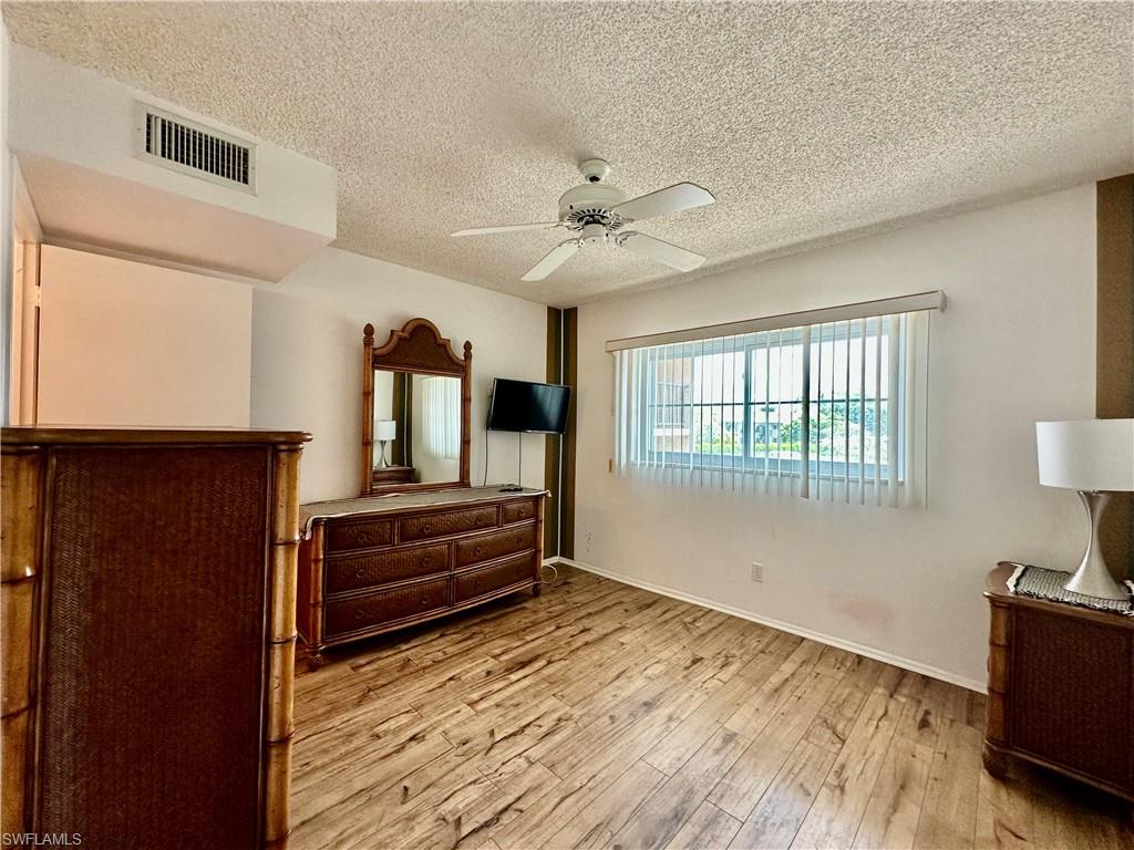 COUNTRY CLUB MANOR - Residential Lease