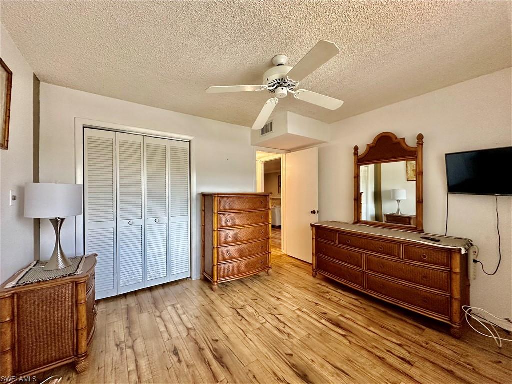COUNTRY CLUB MANOR - Residential Lease
