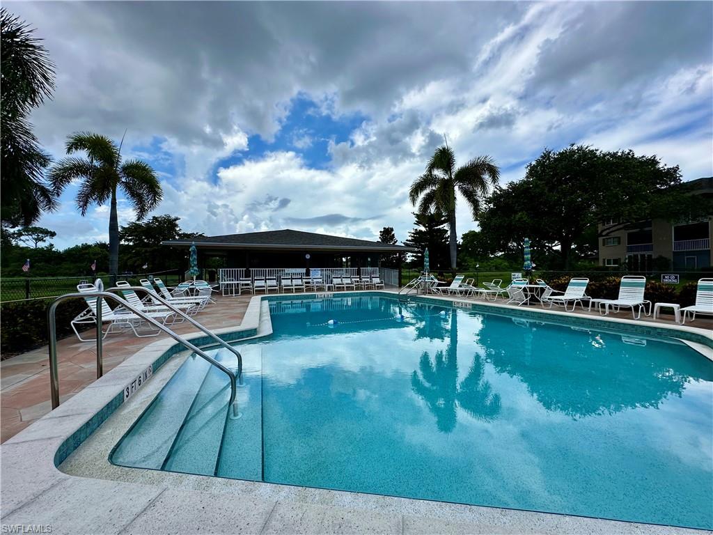COUNTRY CLUB MANOR - Residential Lease