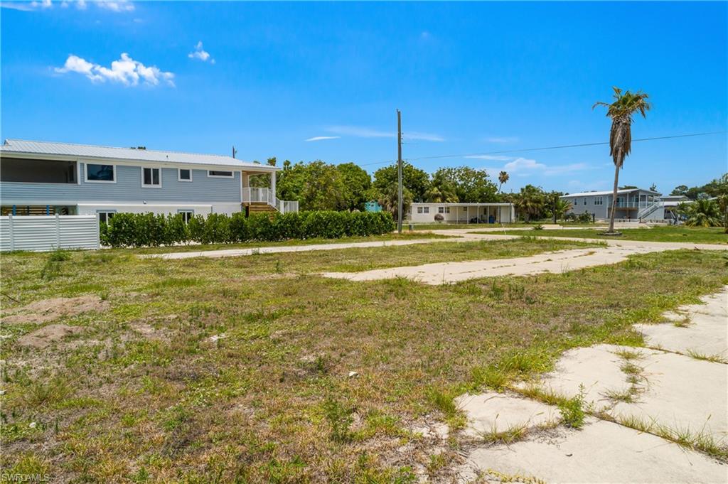 ESTERO BAY SHORES - Land