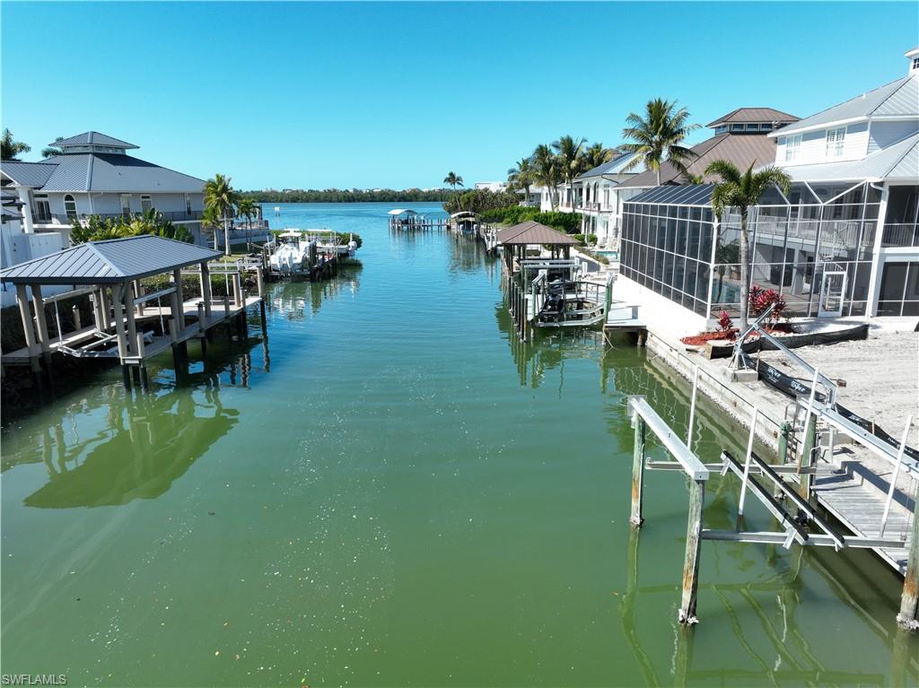LITTLE HICKORY SHORES - Land