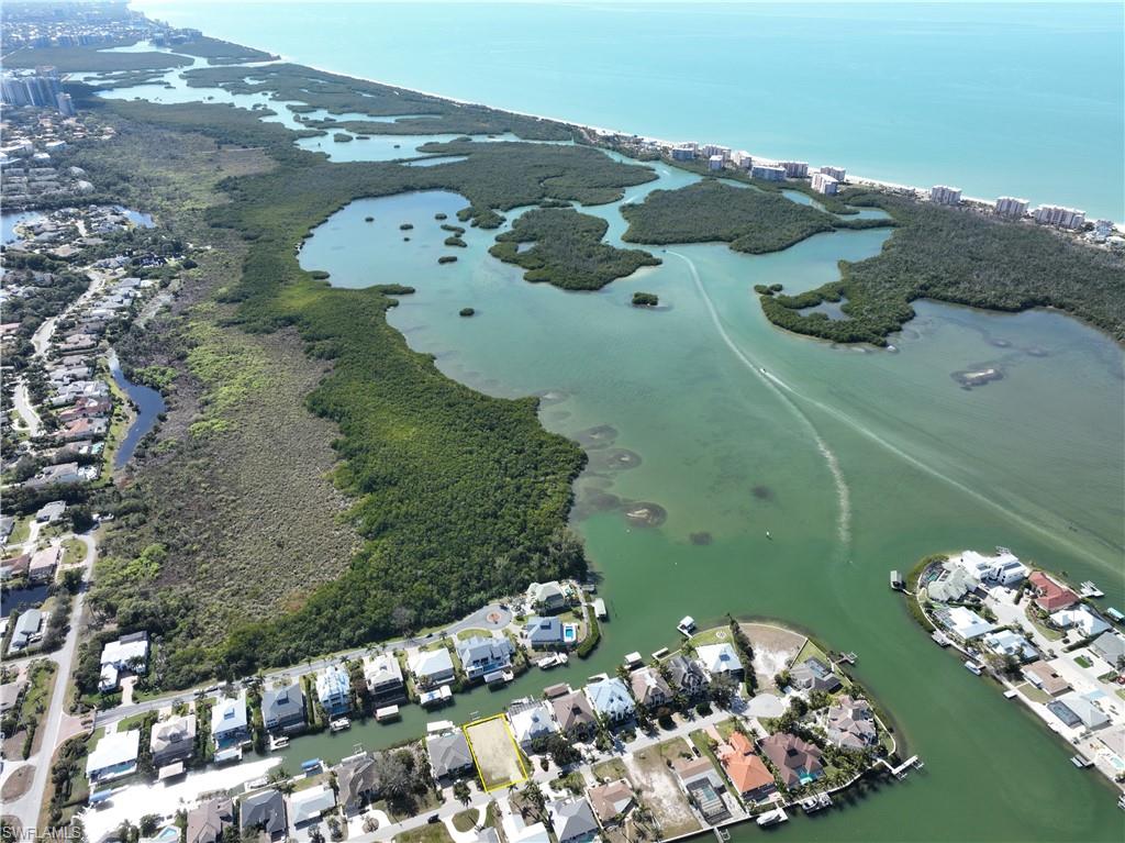 LITTLE HICKORY SHORES - Land